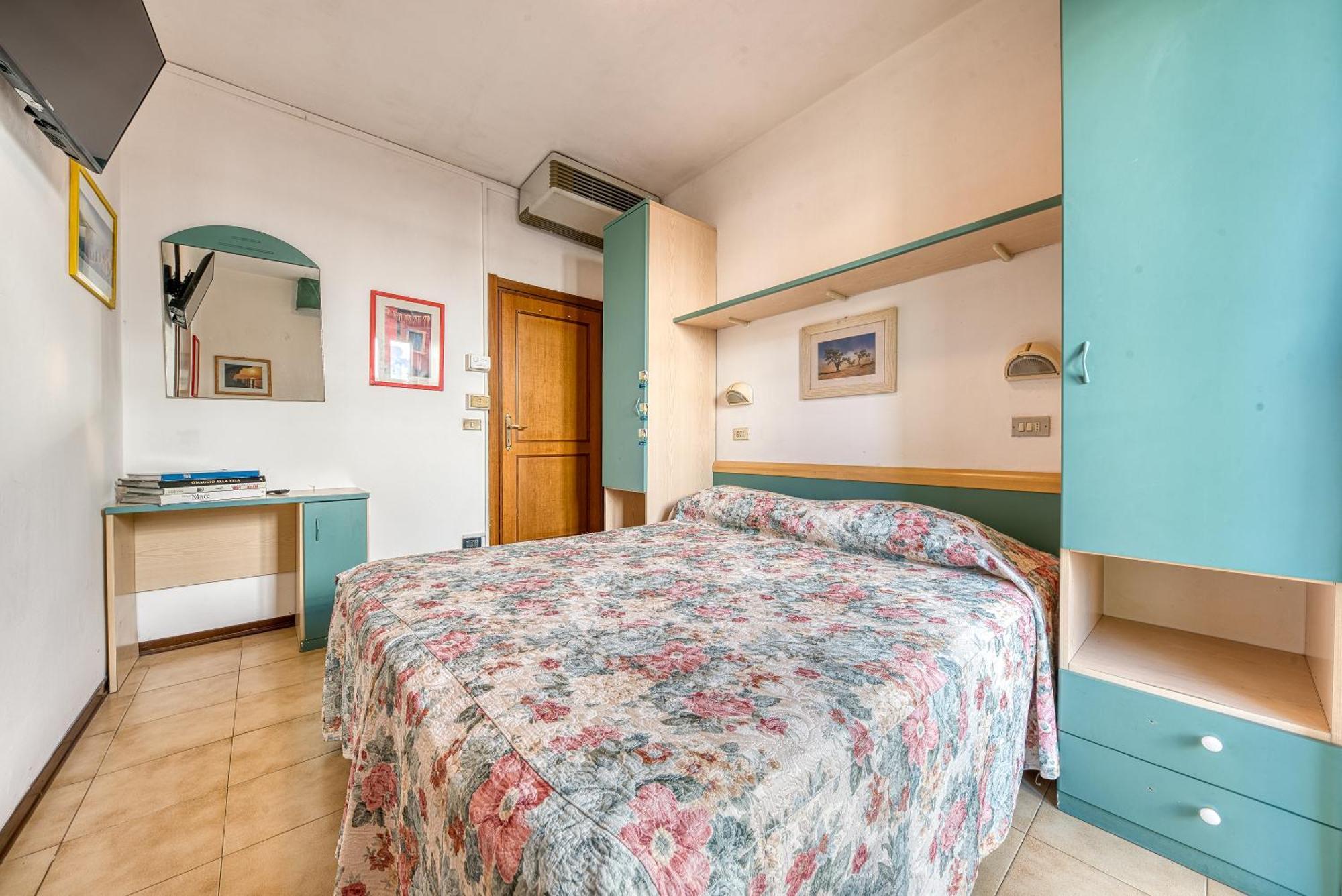 Hotel Residence Charles Римини Экстерьер фото